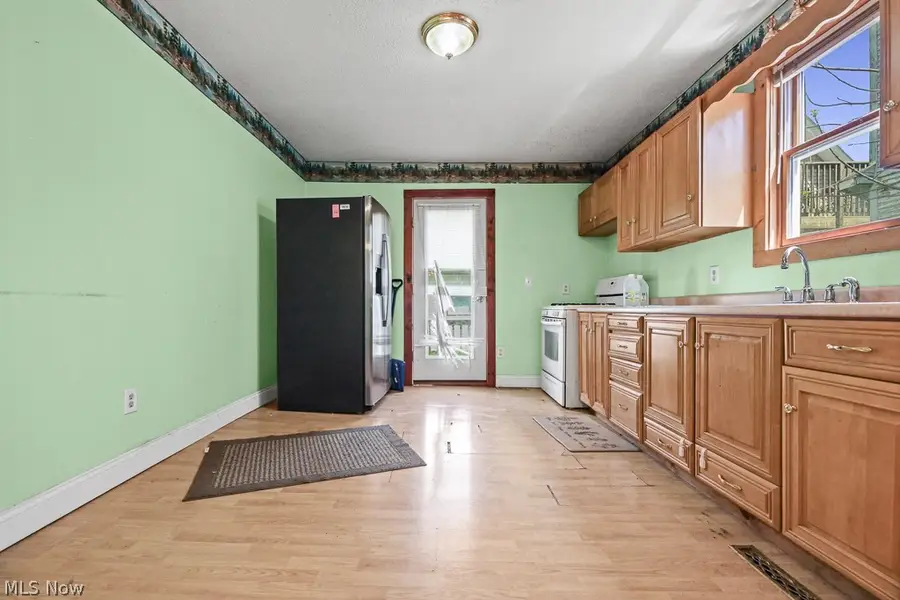 421 S Park Avenue, Alliance, OH 44601 - #3