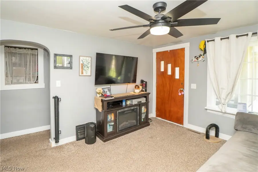 462 Fenton Ne Avenue, Canton, OH 44704 - #3