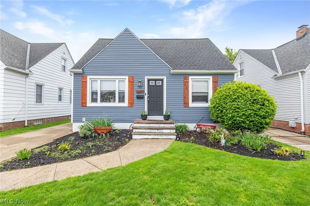 6711 Farnsworth Drive, Parma, OH 44129 - #1