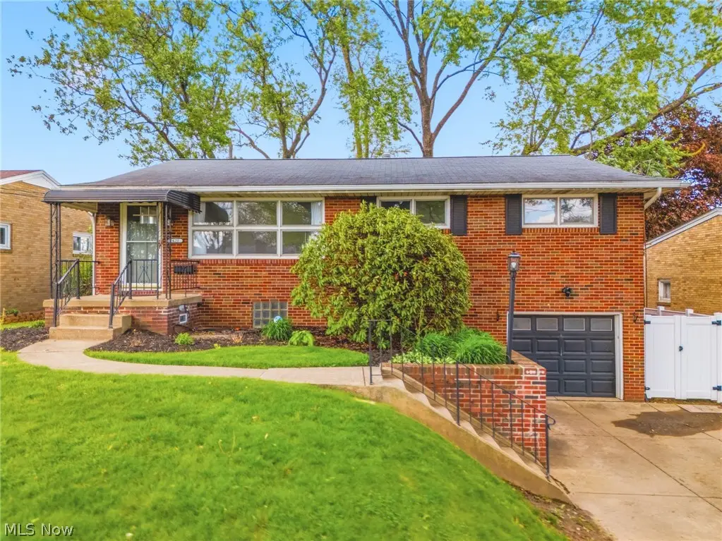 2621 16th Nw Street, Canton, OH 44708 - #1