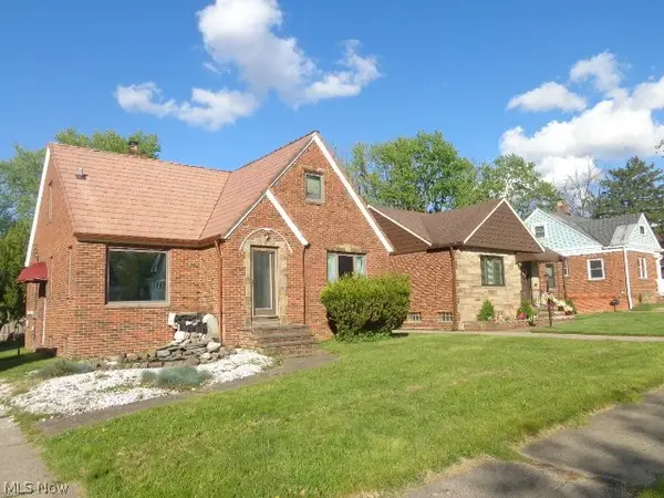 9504 Eureka Parkway, Parma Heights, OH 44130