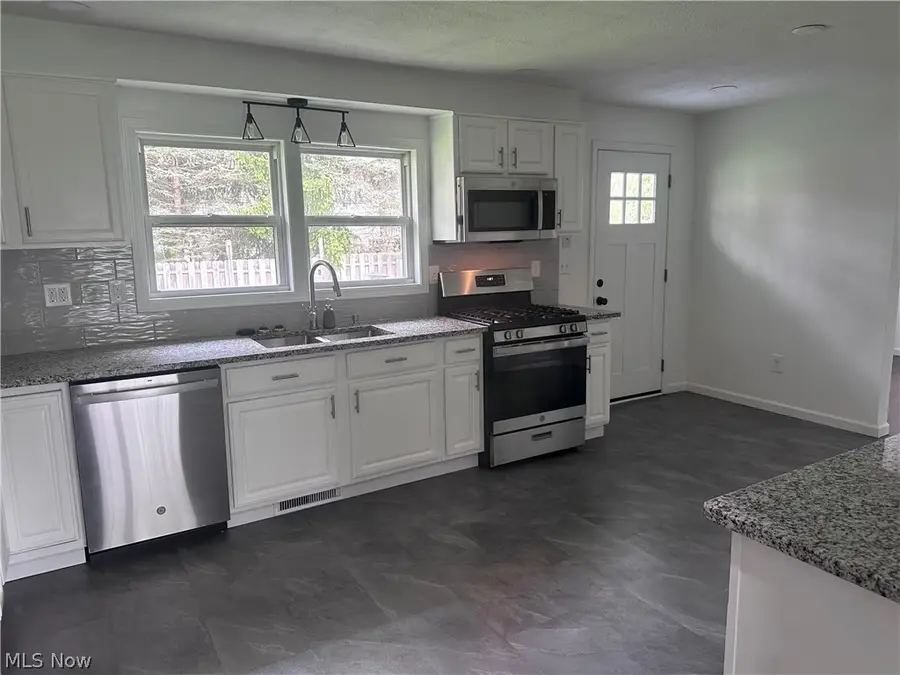 8815 King Graves Ne Road, Warren, OH 44484 - #3