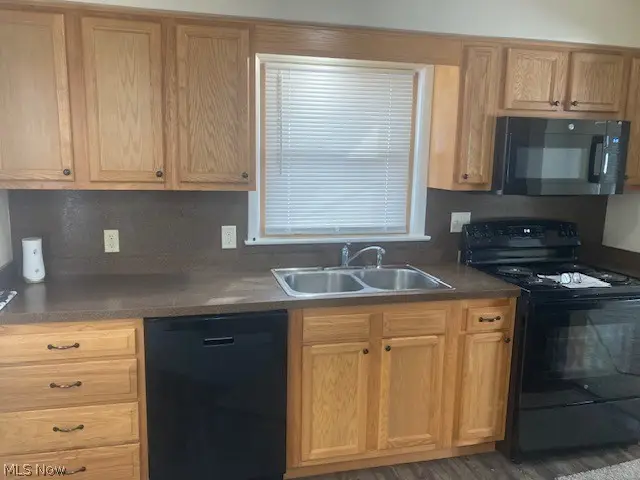 310 N Mecca Street, Cortland, OH 44410 - #3