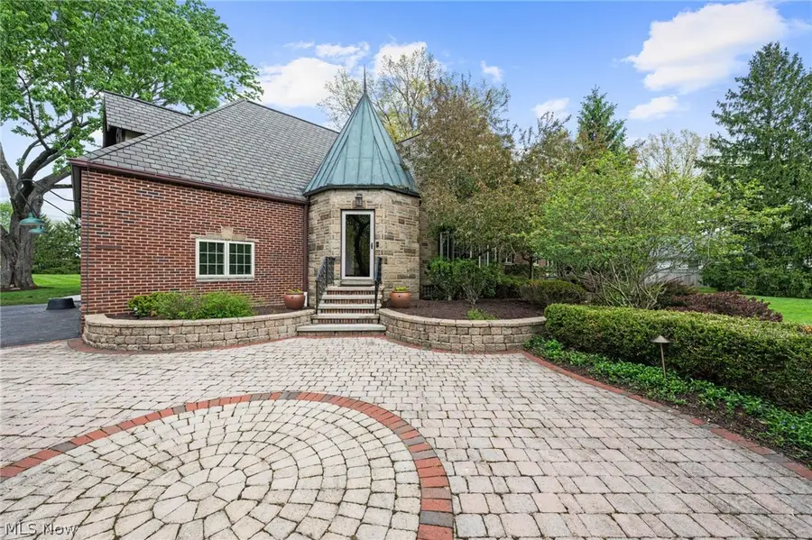 6736 Big Creek Parkway, Middleburg Heights, OH 44130 - #2