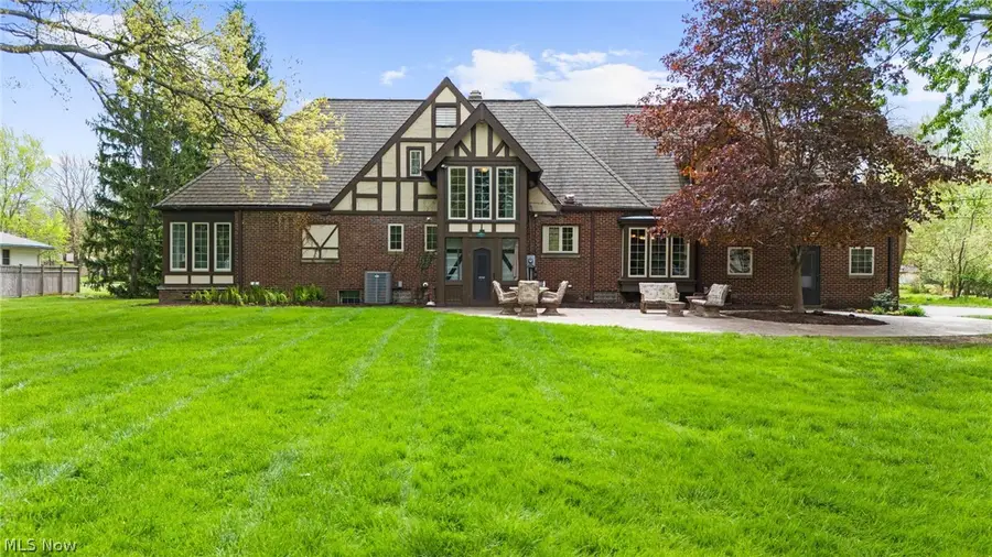 6736 Big Creek Parkway, Middleburg Heights, OH 44130 - #3