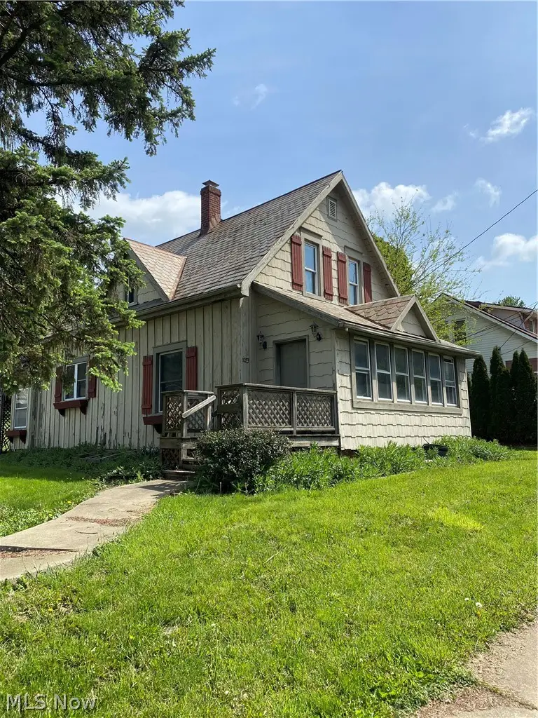 1023 Applegrove Nw Street, North Canton, OH 44720 - #2