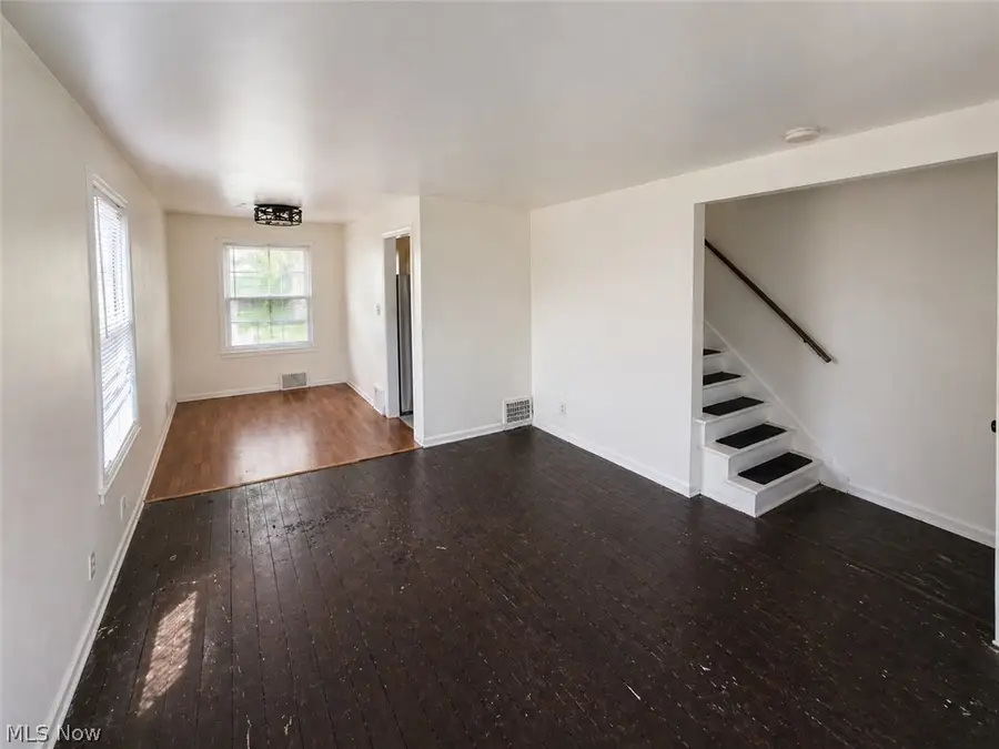 1437 E 252nd Street, Euclid, OH 44117 - #3