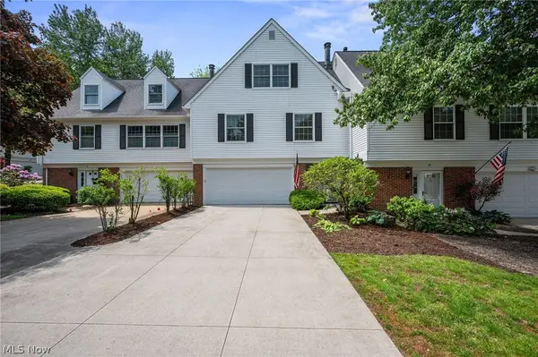 25 Commons Court, Chagrin Falls, OH 44022