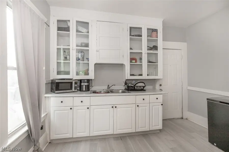 10322 Parkgate Avenue, Cleveland, OH 44108 - #2