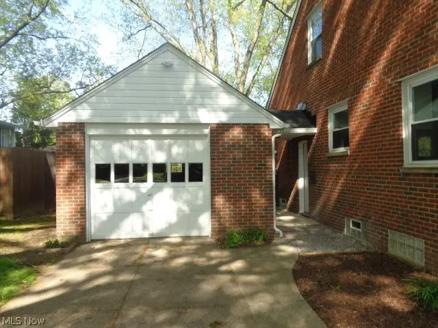 5840 Queens Highway, Parma Heights, OH 44130 - #2