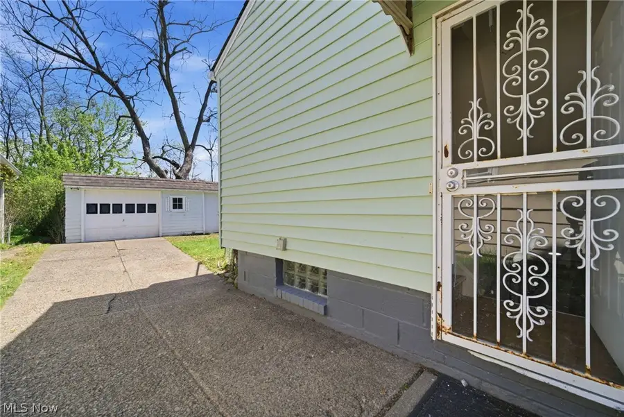 4437 E 158th Street, Cleveland, OH 44128 - #3