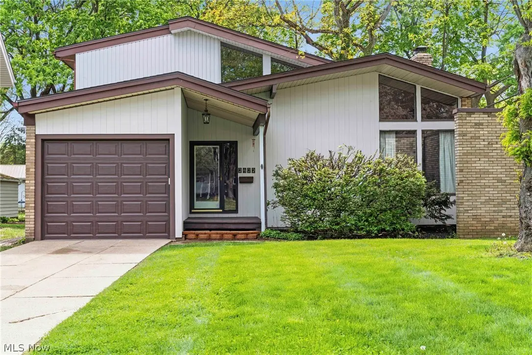 2422 Chestnut Boulevard, Cuyahoga Falls, OH 44223 - #1