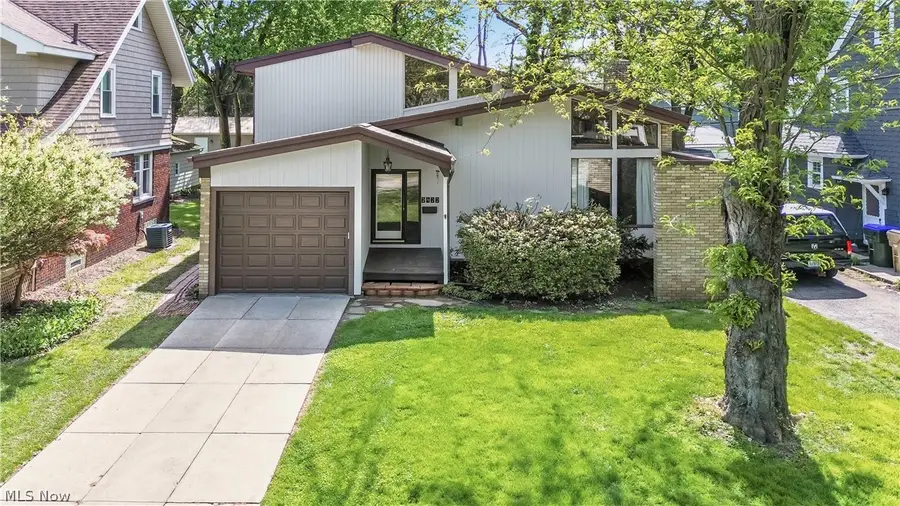 2422 Chestnut Boulevard, Cuyahoga Falls, OH 44223 - #2