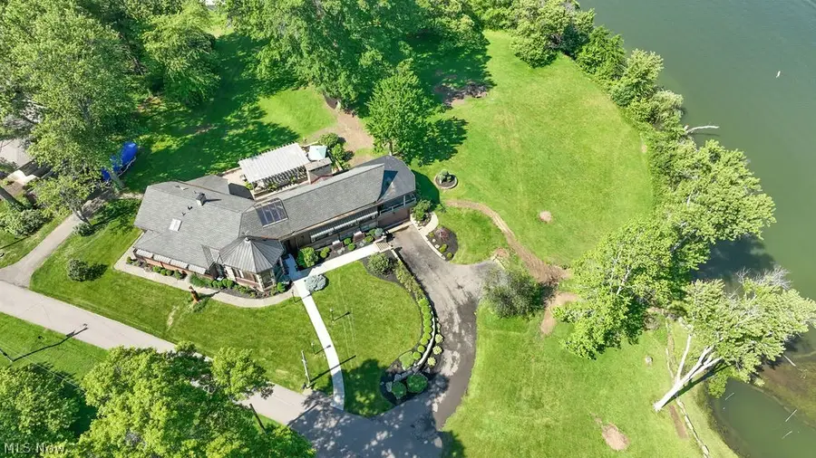2009 Lakewood Sw Road, Sherrodsville, OH 44675 - #2