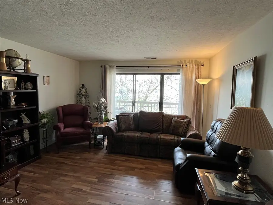 3800 Rosemont Boulevard #109C, Fairlawn, OH 44333 - #2