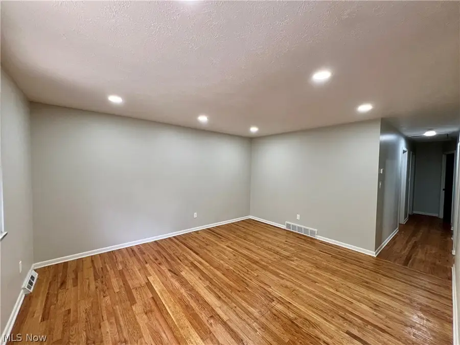 14417 Maple Avenue, Maple Heights, OH 44137 - #3