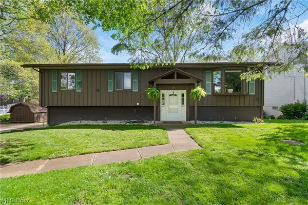 370 Applegrove Ne Street, North Canton, OH 44720