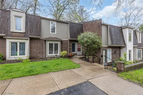 6919 W Fitzwater Road #17, Brecksville, OH 44141