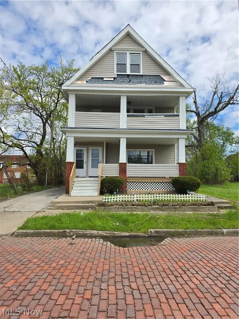 3513 E 117th Street, Cleveland, OH 44105 - #1