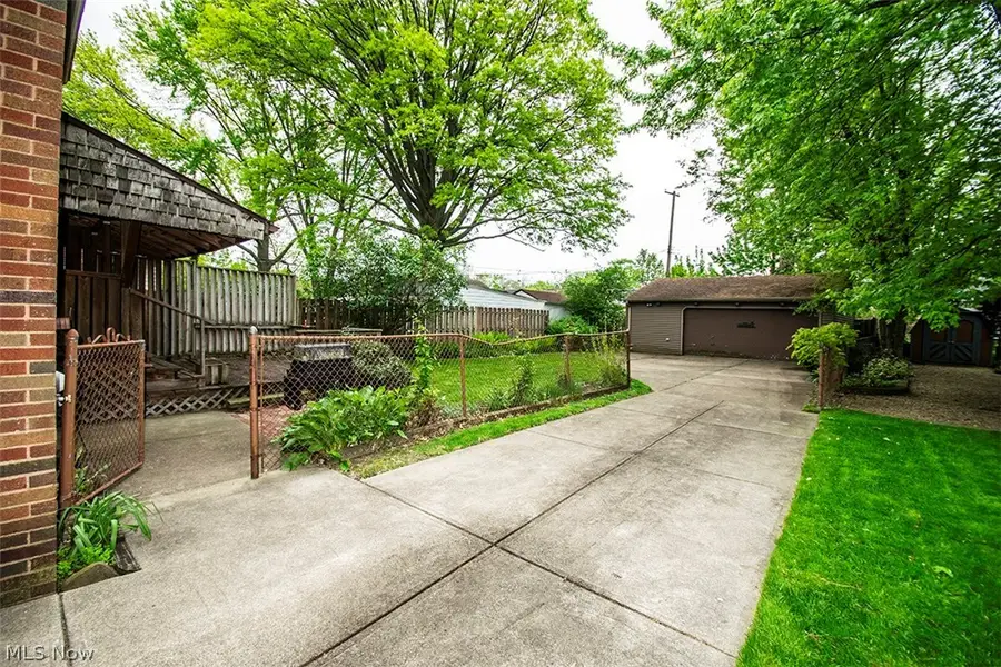 16305 Elsienna Avenue, Cleveland, OH 44135 - #2