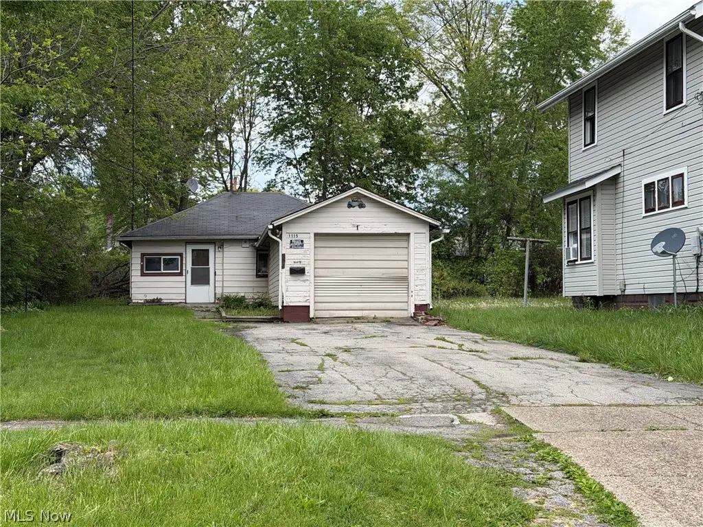 1115 Mckinley Ne Street, Warren, OH 44483 - #1