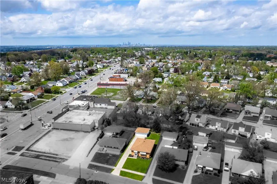 12305 Eastwood Boulevard, Garfield Heights, OH 44125 - #2
