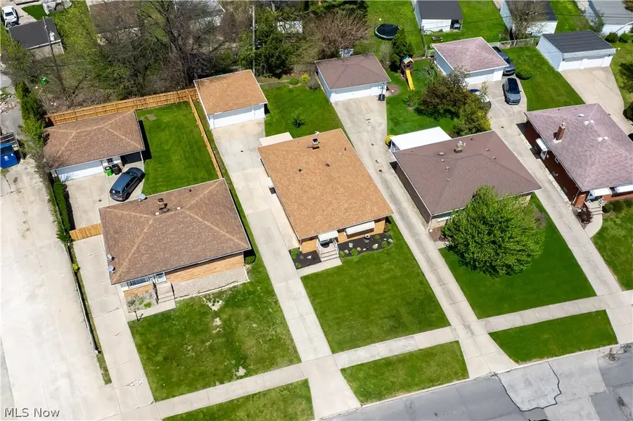 12305 Eastwood Boulevard, Garfield Heights, OH 44125 - #3