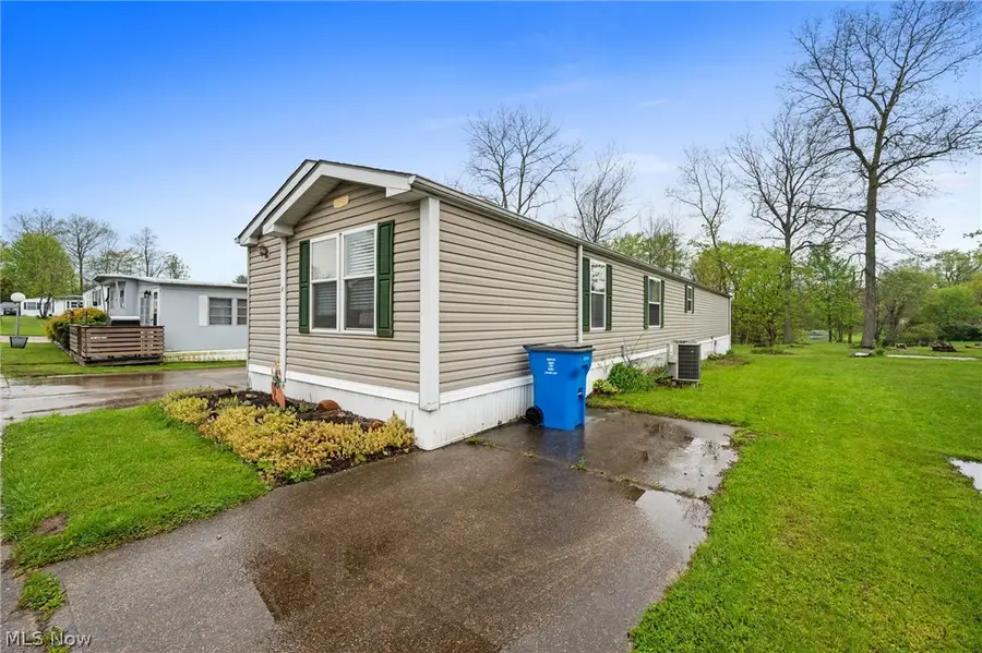 6 Laverne Lane, Chardon, OH 44024 - #3