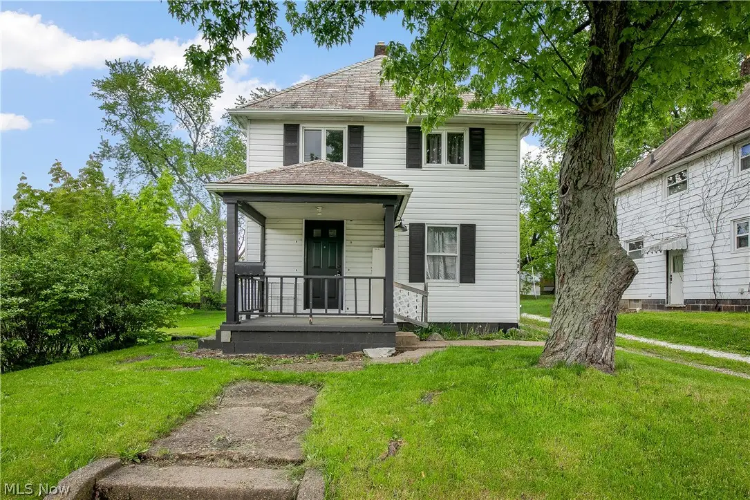 1424 S Liberty Avenue, Alliance, OH 44601 - #1