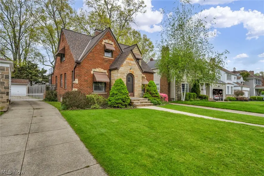 91 E 212th Street, Euclid, OH 44123 - #3