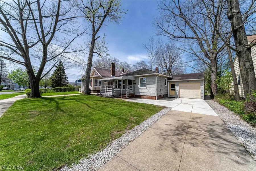 575 W Glendale Street, Bedford Heights, OH 44146 - #2