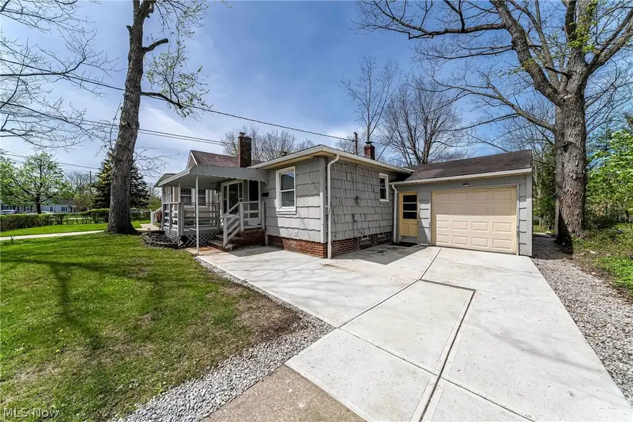 575 W Glendale Street, Bedford Heights, OH 44146 - #3