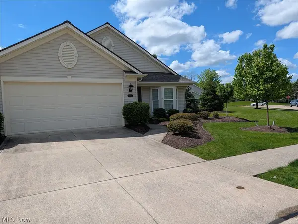 15282 Oak Hollow Lane, Strongsville, OH 44149