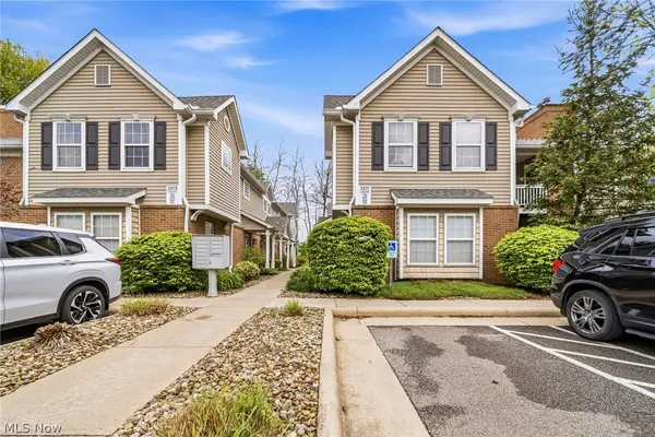 3371 Lenox Village Drive #255, Fairlawn, OH 44333