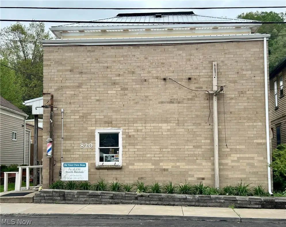 820 Commerce Street, Wellsburg, WV 26070 - #1