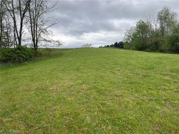 Westbrook Se Street, Waynesburg, OH 44643