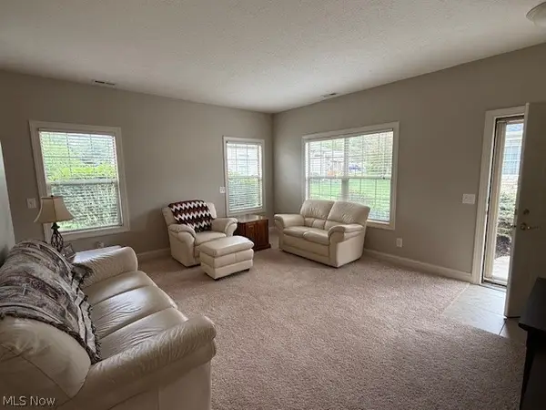 3077 Whitewood Nw Street, North Canton, OH 44720
