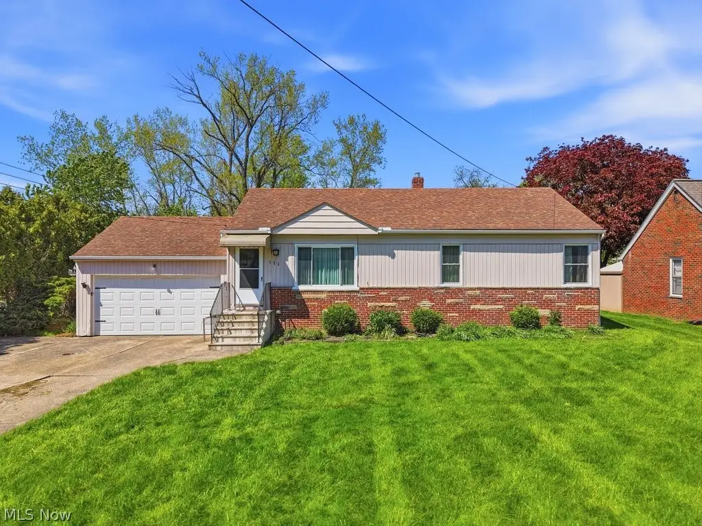 125 Meadowlane Road, Seven Hills, OH 44131 - #1
