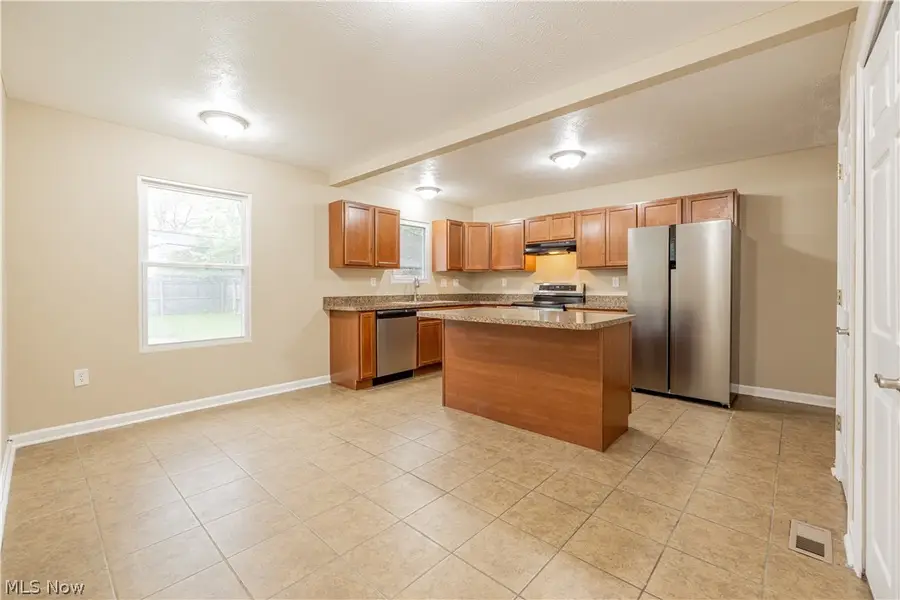 17511 Throckley Avenue, Cleveland, OH 44128 - #3