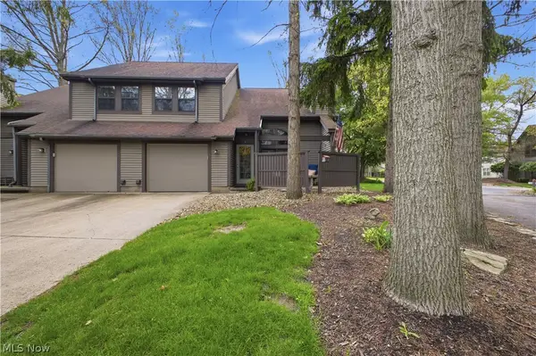 1323 Red Tail Hawk Court #3, Boardman, OH 44512