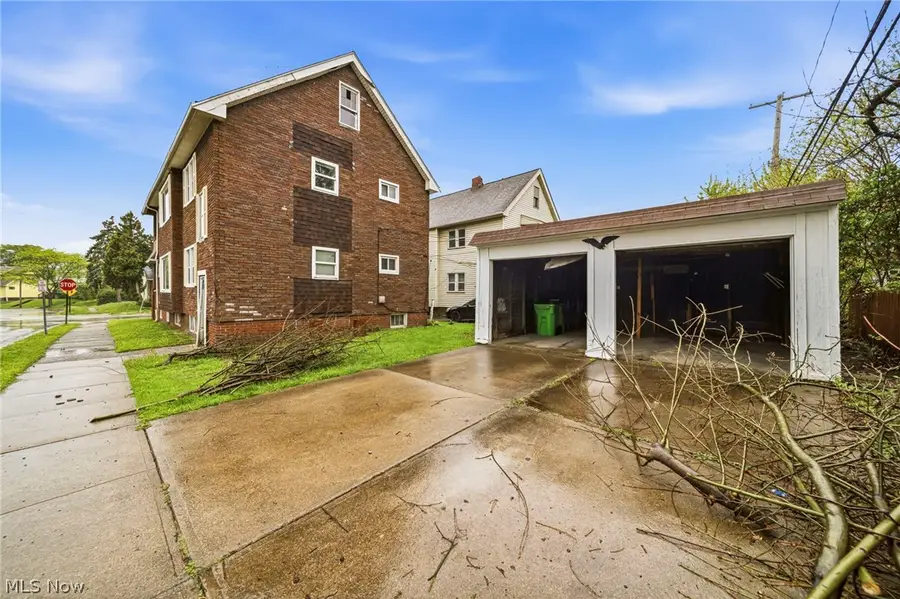 4697 E 85th Street, Garfield Heights, OH 44125 - #3