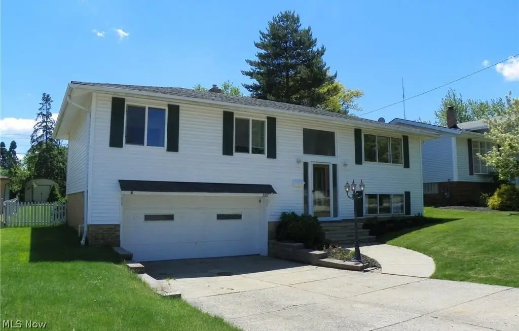 3327 Nottingham Drive, Parma, OH 44134 - #1