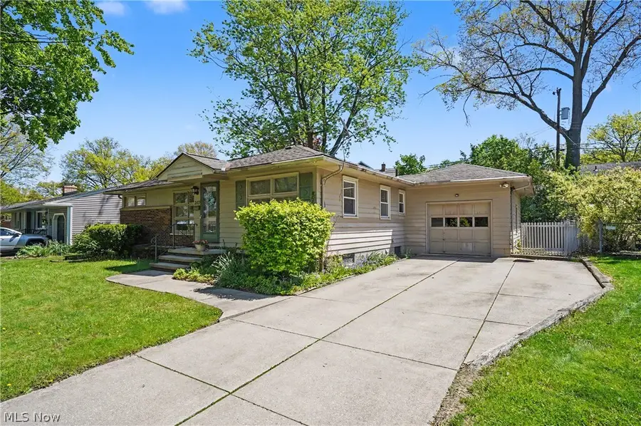 2471 19th Street, Cuyahoga Falls, OH 44223 - #2