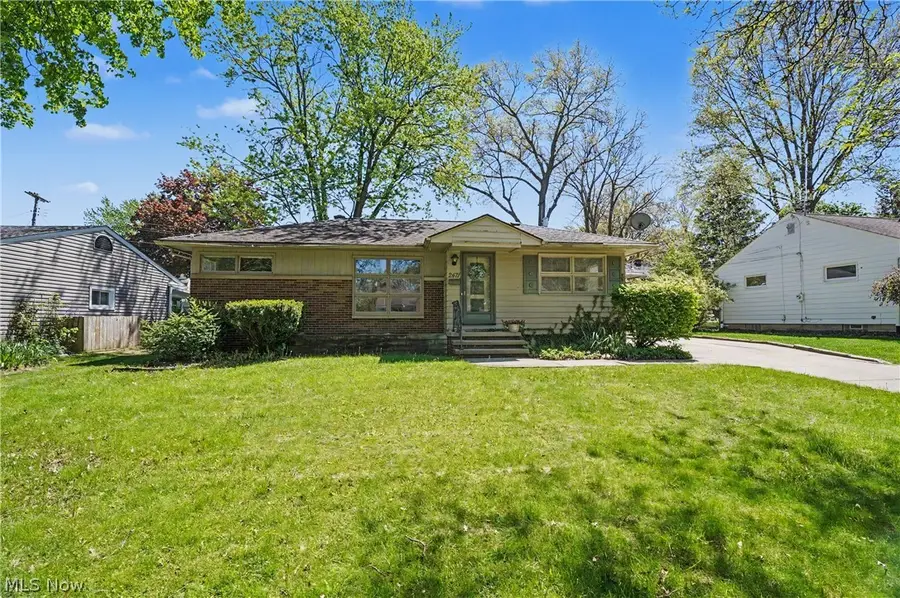 2471 19th Street, Cuyahoga Falls, OH 44223 - #3