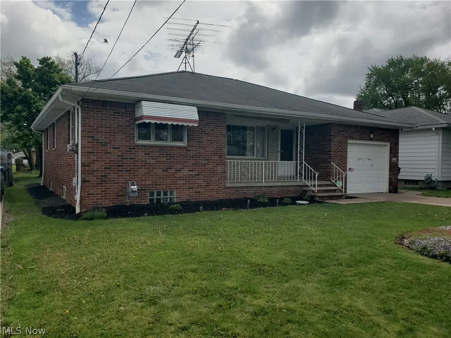 3105 Washington Avenue, Lorain, OH 44052 - #2