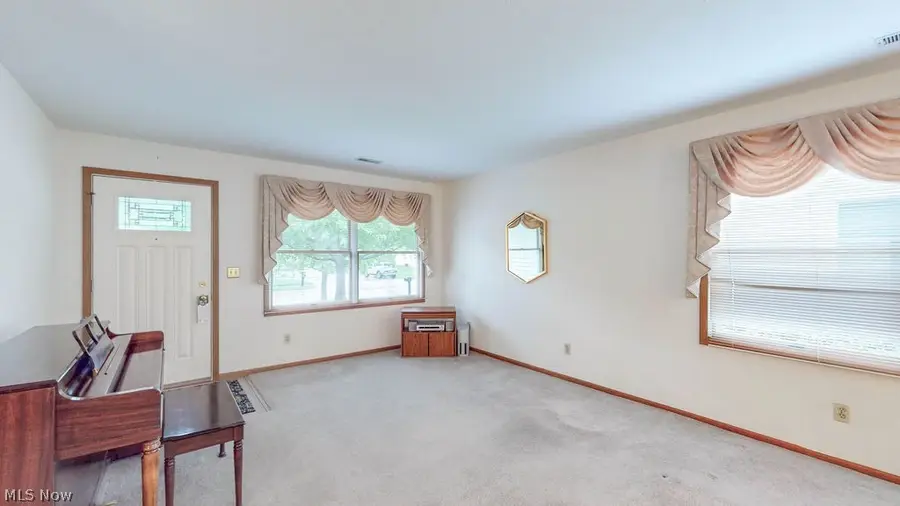 249 W Heatherwood Drive, Barberton, OH 44203 - #3