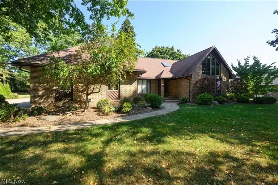 963 Mansion Circle, Barberton, OH 44203 - #2