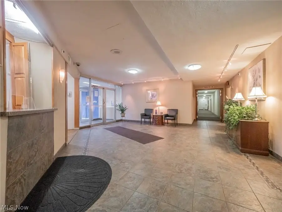 11850 Edgewater Drive #722, Lakewood, OH 44107 - #2