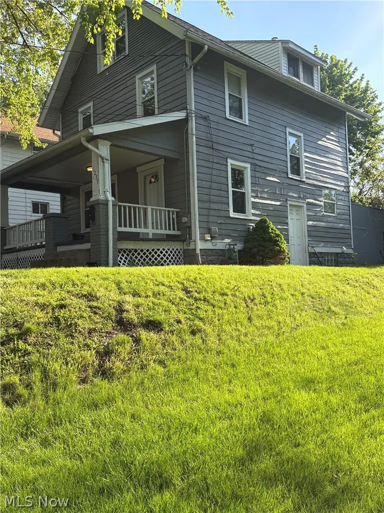 1239 Pondview Avenue, Akron, OH 44305 - #3