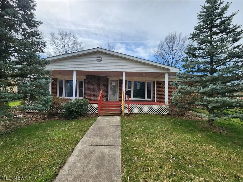 429 Comstock Nw Street, Warren, OH 44483 - #1